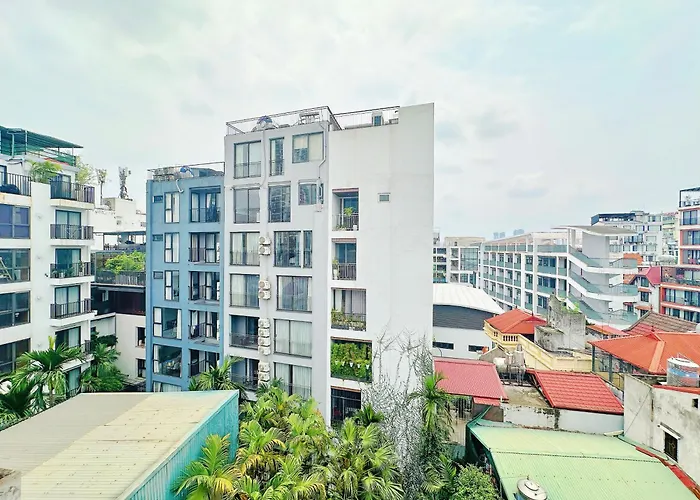 Hanoi Home 4 - Cheap Price 2 Bedroom Apartment Near West Lake